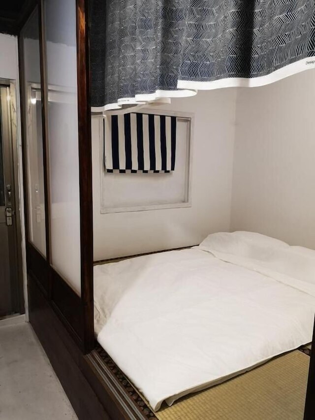 イーイー ホームステイ (依依民宿)