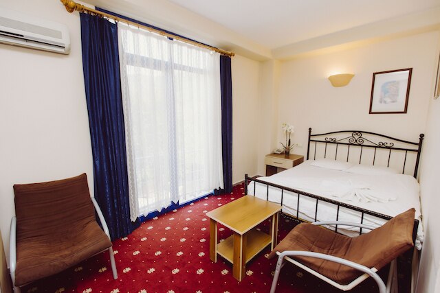 オザルプ ハン ホテル