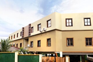 ホテル オマー ピレム シャリア - ホステル