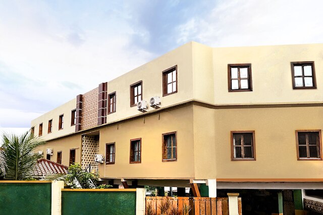 ホテル オマー ピレム シャリア - ホステル