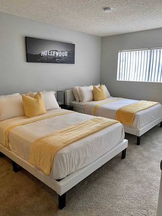 ハリウッド スペーシャス プレイス