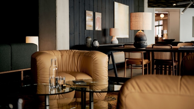 カール オーガスト (近隣ホテル)