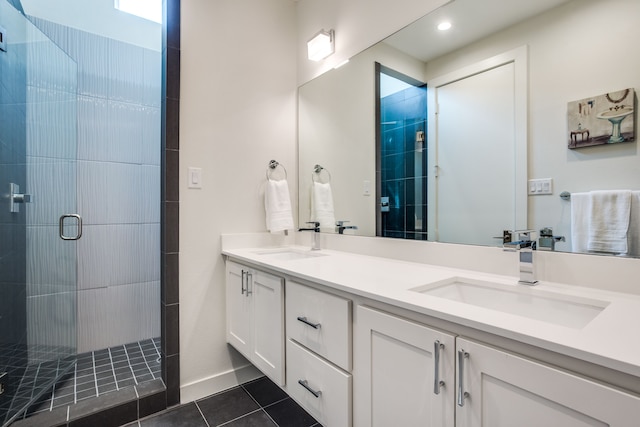 モダン ダラス タウンホーム、ベッドルーム 2 室、家具完備