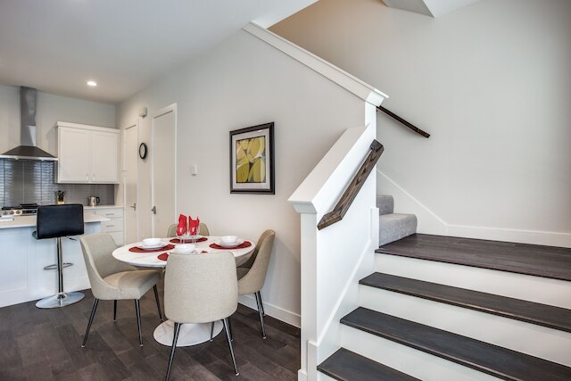 アップスケール、ベッドルーム 2 室、ダラス タウンホーム