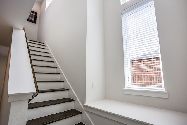 アップスケール、ベッドルーム 2 室、ダラス タウンホーム