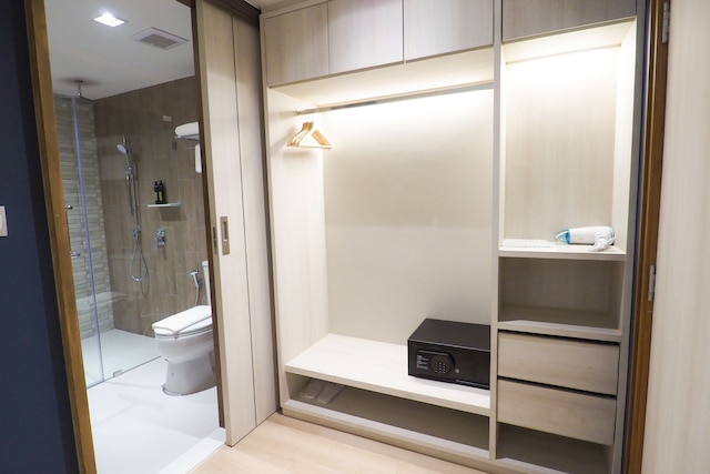 ザ クォーター プロンフォン バイ UHG