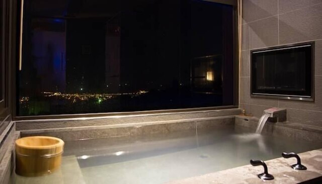 ジア シン ホット スプリング リゾート ヤンミン シャン (加馨溫泉大飯店陽明山)