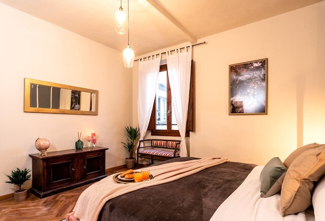 フロレンティーネ パラッツォ - 4 ベッドルームズ - ヒストリック センター アパートメント