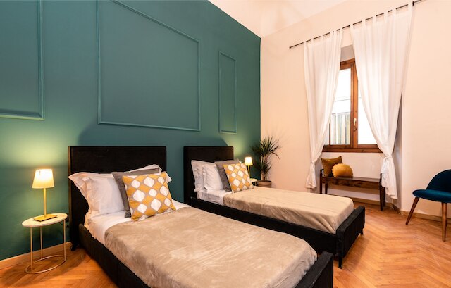 フロレンティーネ パラッツォ - 4 ベッドルームズ - ヒストリック センター アパートメント