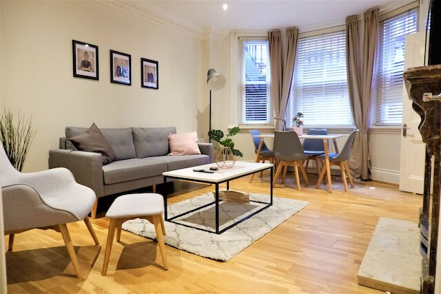 オックスフォード アパートメンツ