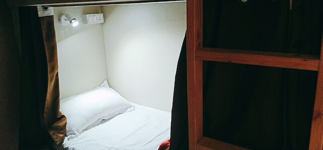 ホームステイ - ホステル