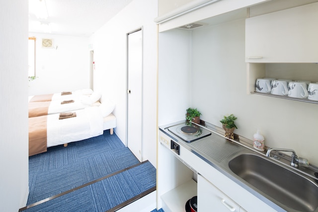 坂本ビル 3 階 Elegant Blue