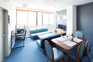 坂本ビル 3 階 Elegant Blue