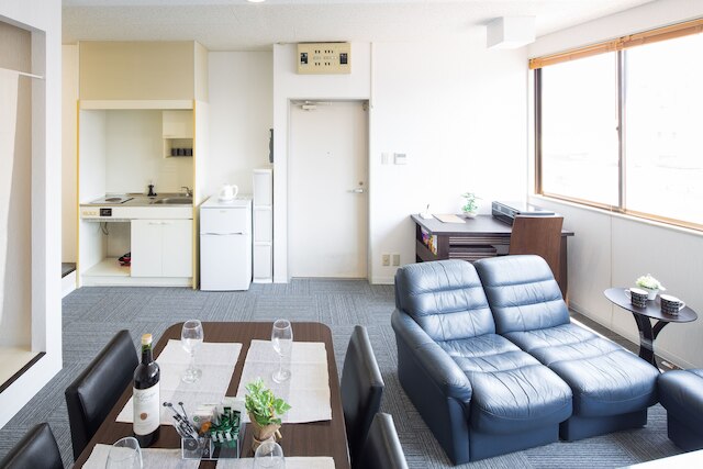 坂本ビル 4 階 Modern Gray