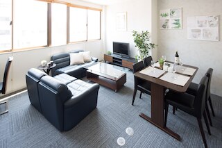 坂本ビル 4 階 Modern Gray