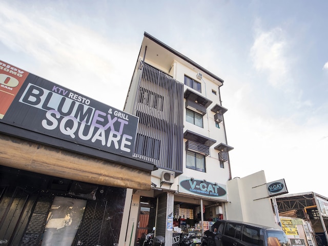 OYO 490 V-キャット アパーテル