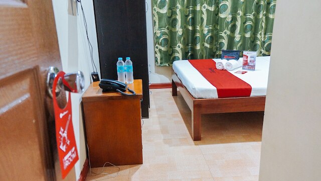 レッドドアーズ ニア タリサイ ディストリクト ホスピタル