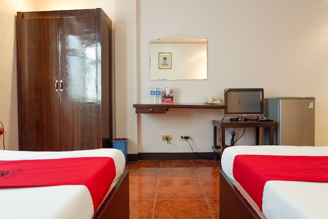 レッドドアーズ ニア マリバゴ バランガイ ホール