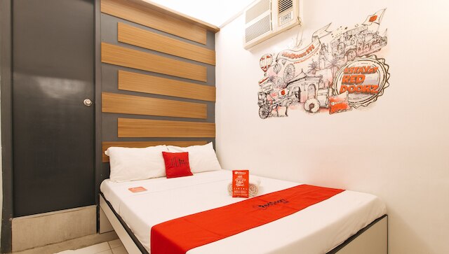 レッドドアーズ、ケゾン シティ フィッシャーモールの近く