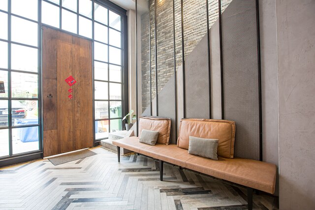 タイチュン イージーレイジー イン (台中一中漫走民宿旅店)