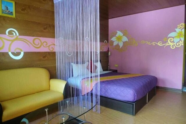 J リン ホステル