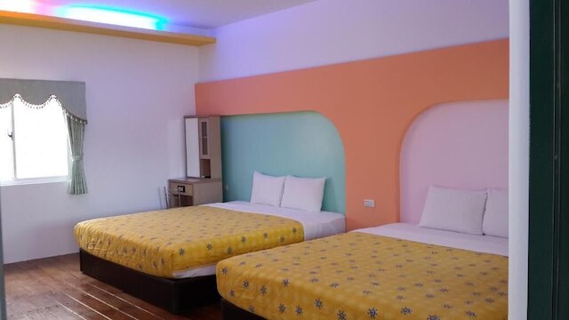 J リン ホステル