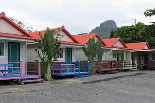 J リン ホステル