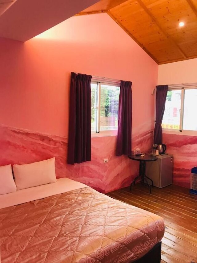 J リン ホステル