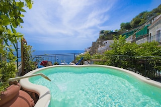 ヴィラ アシオラ