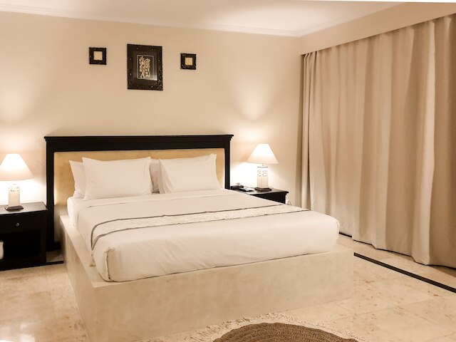 ヴィラ デ マリコット アテナ