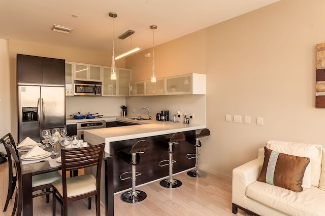 テンテン ウィルシャー - オフィシャル