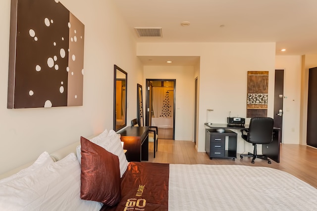 テンテン ウィルシャー - オフィシャル