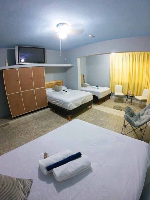 ロイヤル ハニー ホステル