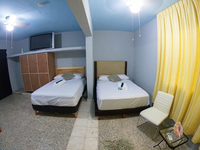 ロイヤル ハニー ホステル