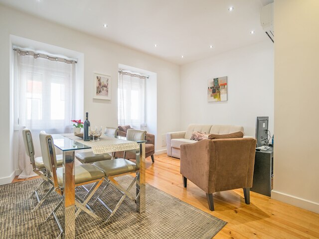 プリンシペ リアル チャーミング アンド モダン アパートメント