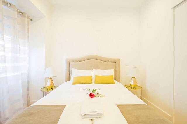 プリンシペ リアル チャーミング アンド モダン アパートメント