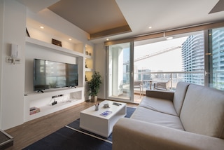 絶好のロケーションにあるスタイリッシュなオーシャンビュー アパートメント