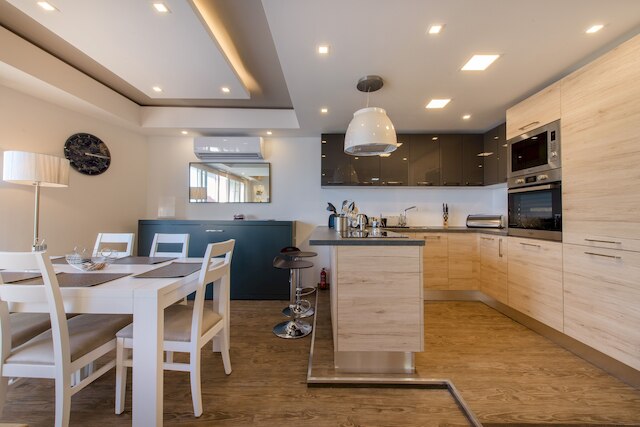 絶好のロケーションにあるスタイリッシュなオーシャンビュー アパートメント