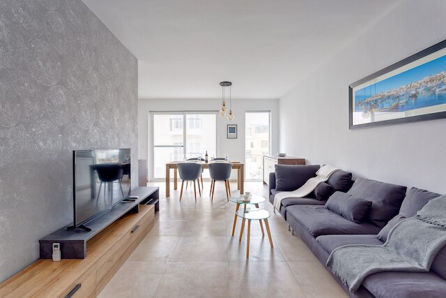 ブラン ニュー、デザイナーが仕上げたアパートメント、中心部に位置