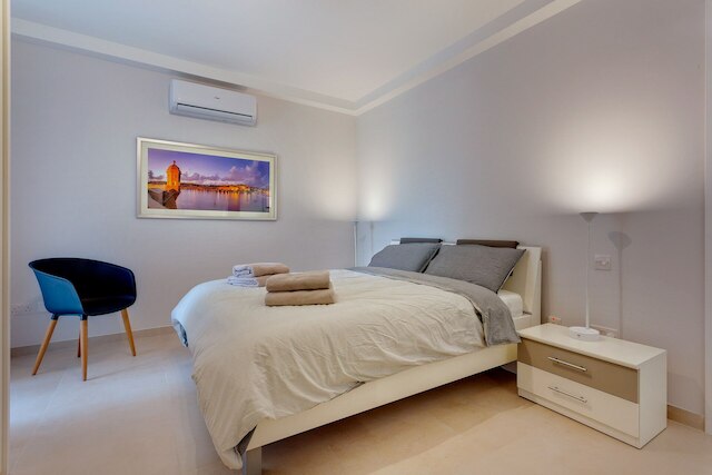 ブラン ニュー、デザイナーが仕上げたアパートメント、中心部に位置