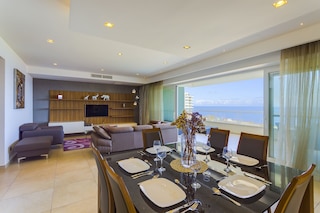 ラグジュアリー シーフロント オアシス イン セントラル スリマ ウィズ プール