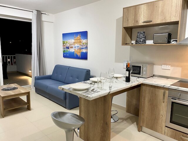 セントリックでモダンなペントハウス、各種設備近く