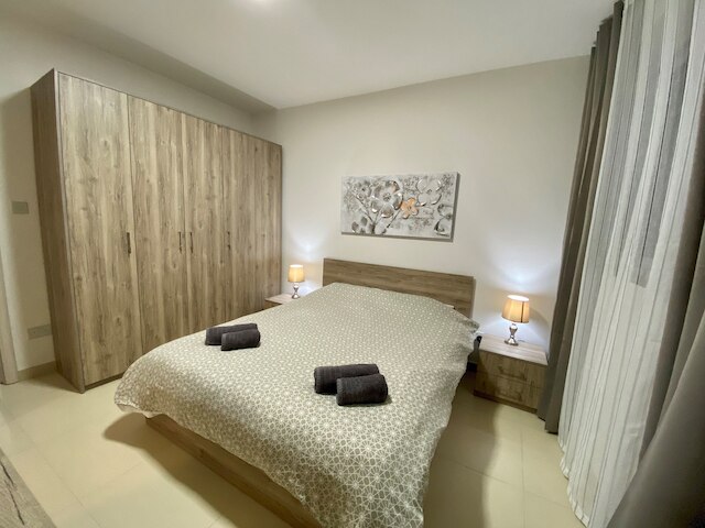 セントリックでモダンなペントハウス、各種設備近く