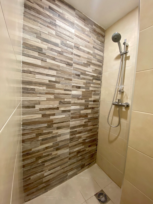 セントリックでモダンなペントハウス、各種設備近く