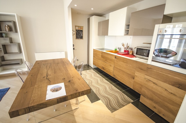 ラグジュアリー 65mq アンダー ザ 2 タワーズ