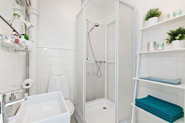 ステイプラス モダン スタジオ ニア ビスレト ゲームス