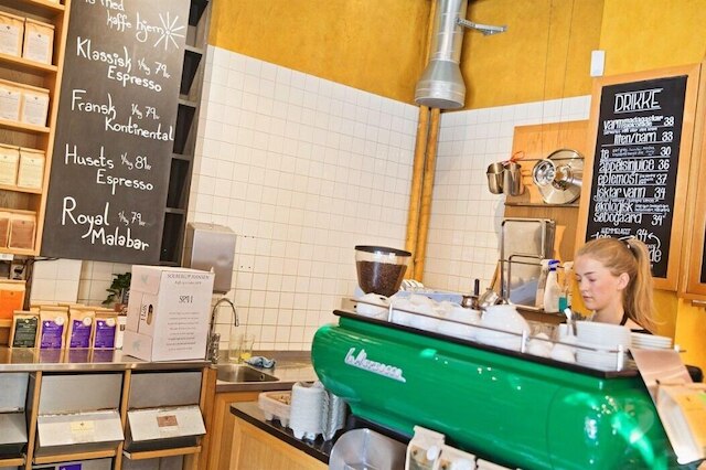 ステイプラス モダン スタジオ ニア ビスレト ゲームス