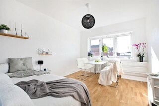 ステイプラス モダン スタジオ ニア ビスレト ゲームス