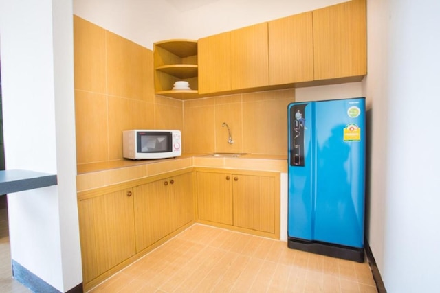 シティ 1 レジデンス