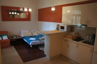 アレクスロクス アパートメンツ バースカ